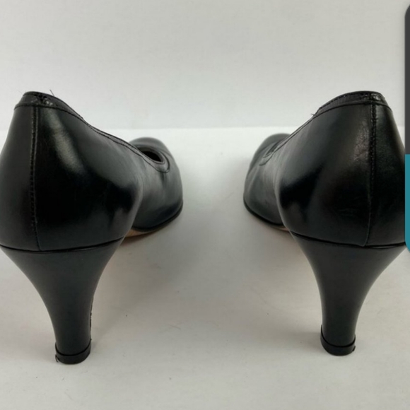 Salvatore Ferragamo Leather Heels Black Pumps Size 9 Minimalist Almond Toe Shoes - Picture 5 of 11